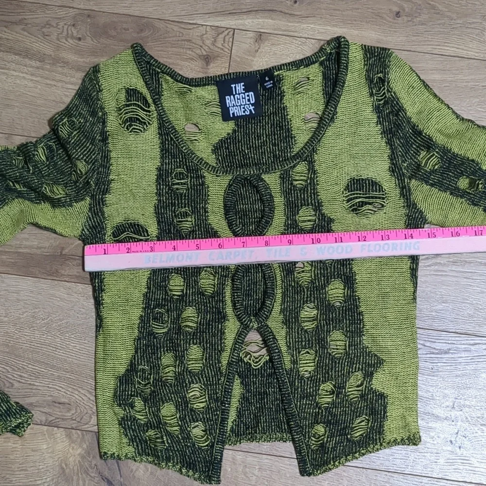 The Ragged Priest distressed Long Sleeve Cutout green Top size 6 - Picture 5 of 11